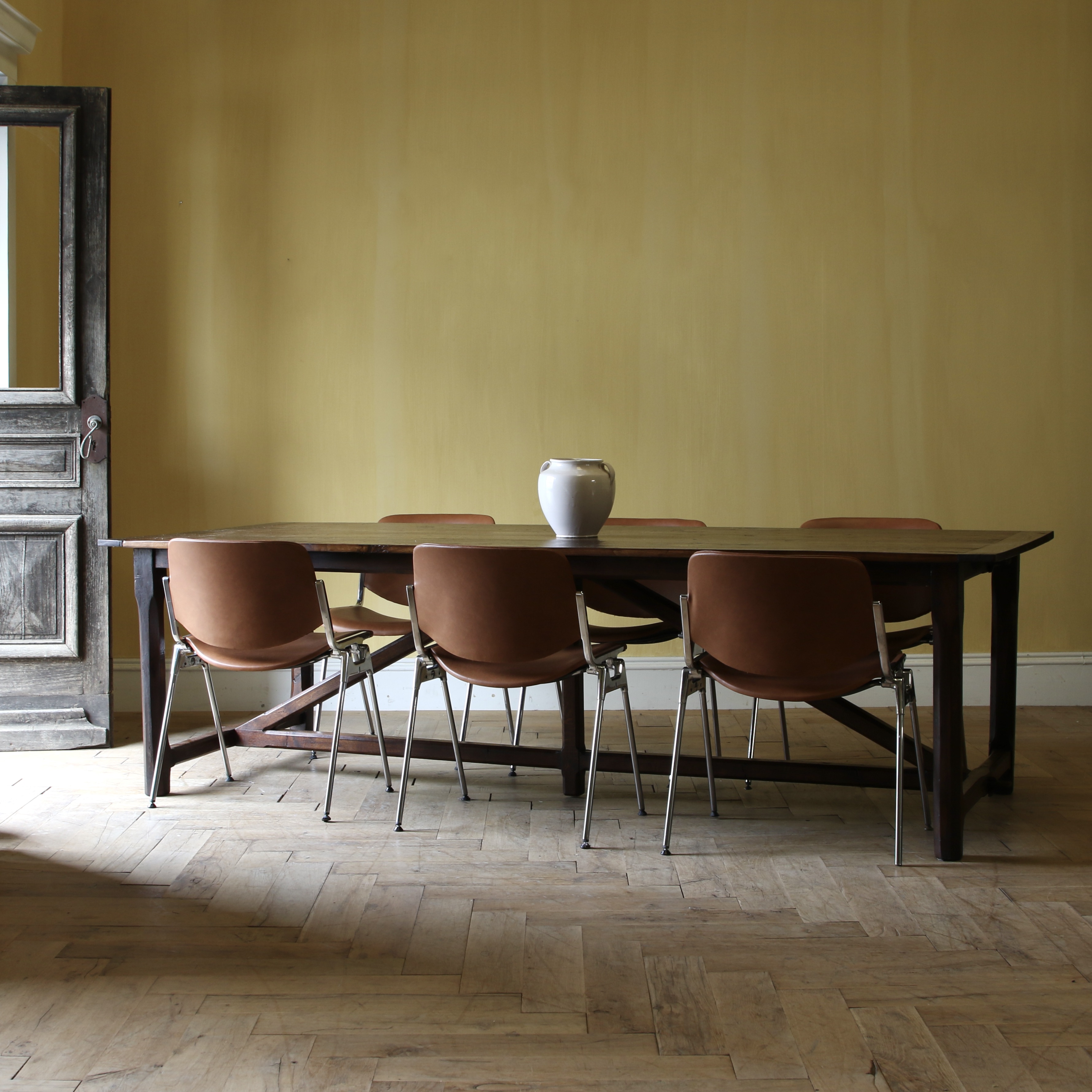 156-06 - Castelli Chairs in Coronet Oak